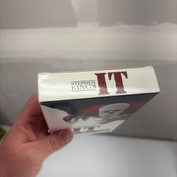 Stephen King's IT 1990 VHS Hi-fi (Horror, Tim Curry) Not Rated - Picture 5 of 5